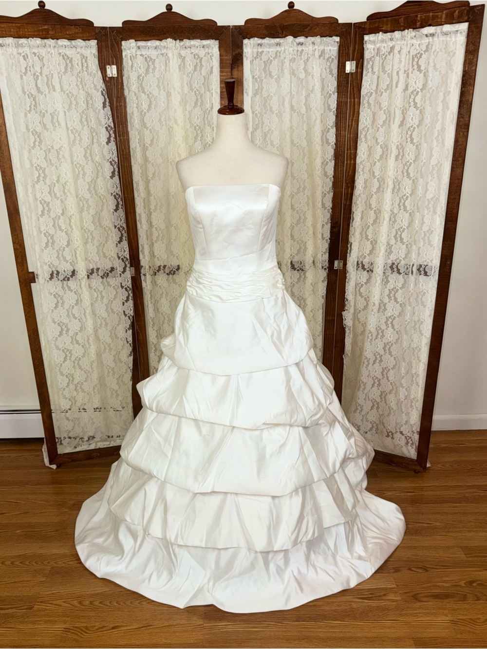 Gorgeous New Mori Lee Strapless Tiered Wedding Gown